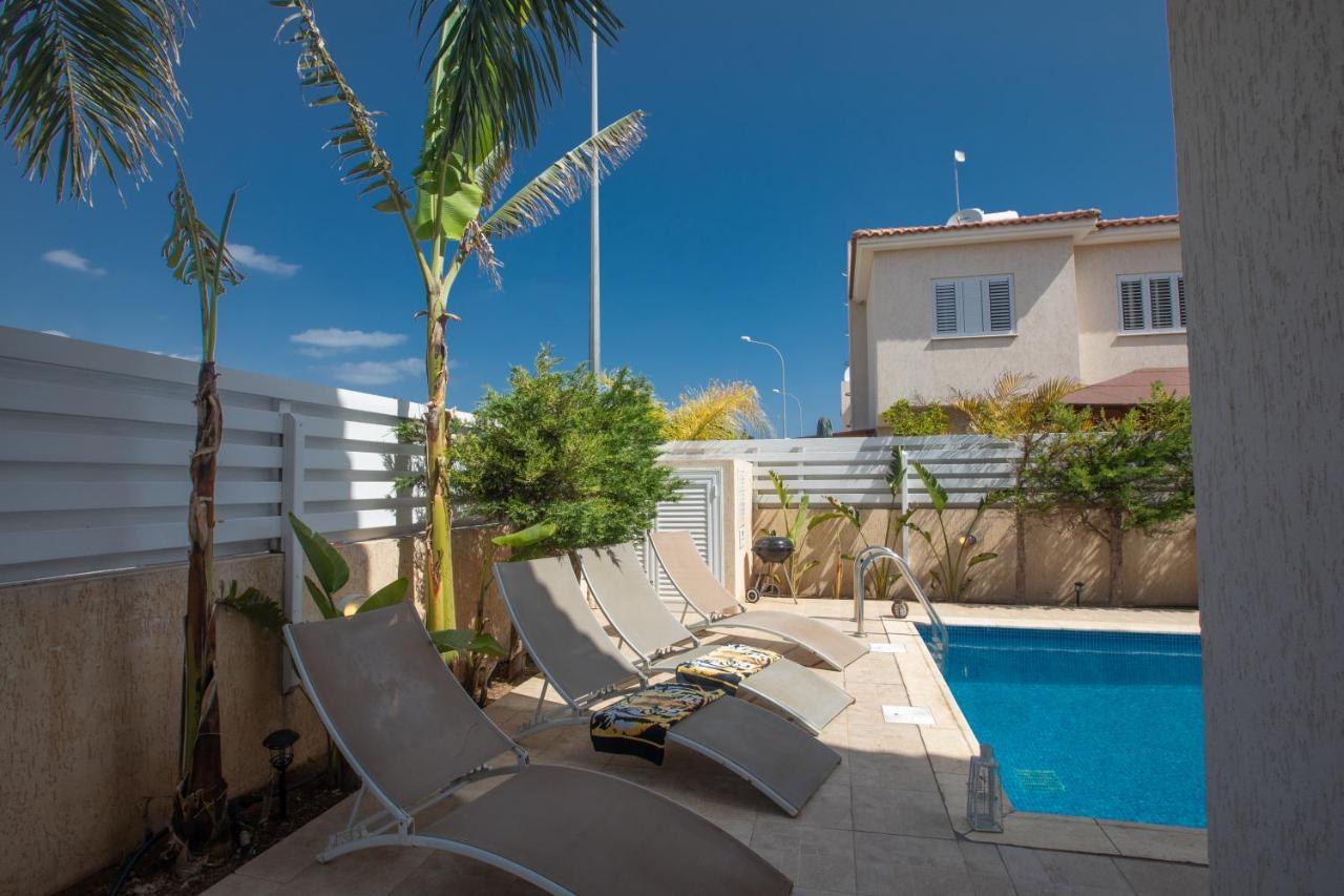 George's Lux * Protaras